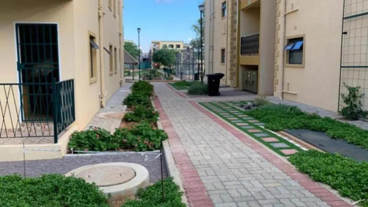 1 Bed Flat Perfect For Couples By Game City Mall Apartment Габороне Екстериор снимка